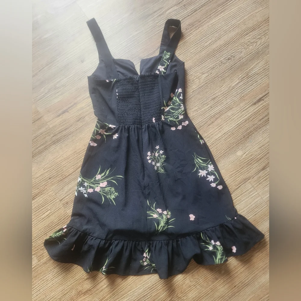 Size  S Hawthor Black Floral Fit-and-Flare Dress with Ruffle Hem - Picture 8 of 9